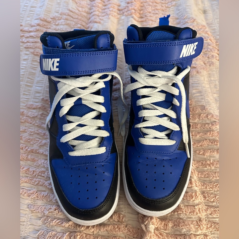 BOYS' NIKE BIG KID COURT BOROUGH MID 2 SNEAKERS